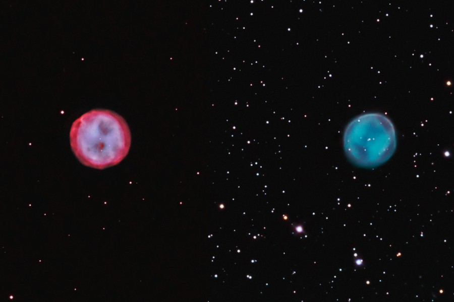 Das Bild besteht aus zwei Teilen, links leuchtet ein rötlicher, runder Nebel, umgeben von wenigen Sternen, rechts ein türkisblauer runder Nebel mit mehr Sternen im Hintergrund.